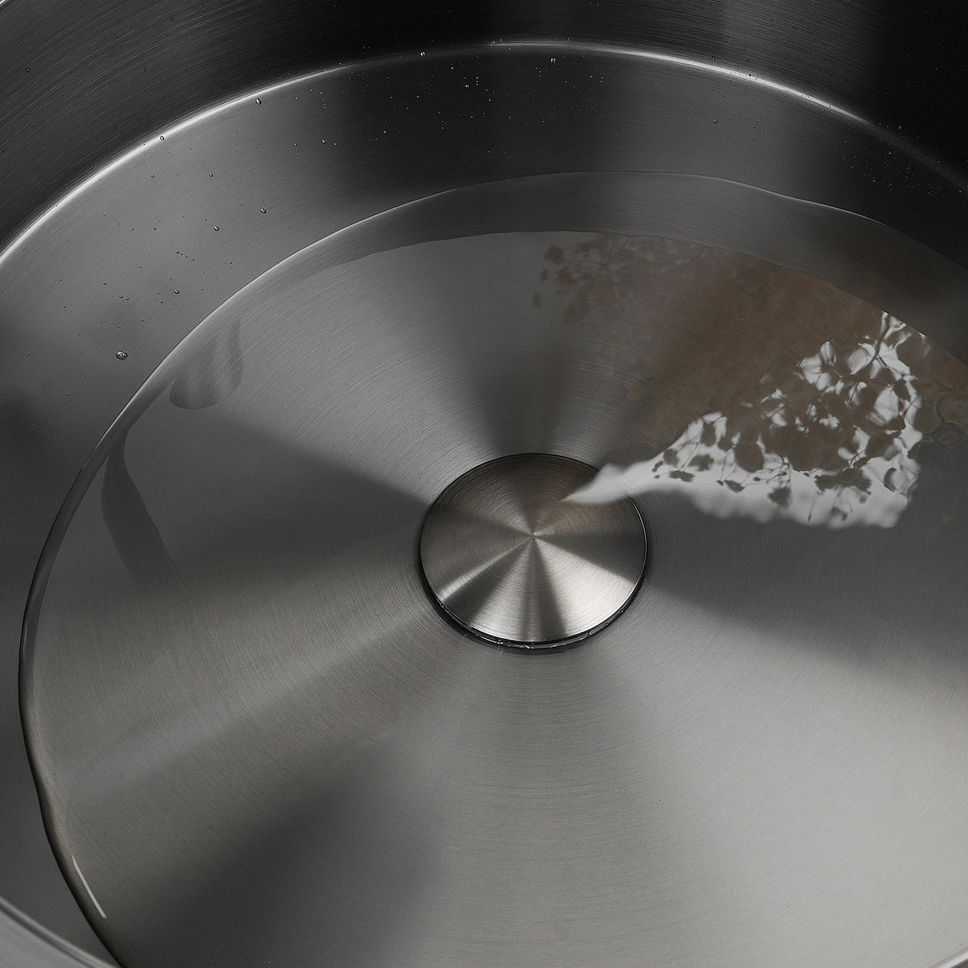 Metora Stainless Steel Round Countertop Bathroom Vessel Sink-BVS2401 with Single-Hole Rotatable Bathroom Faucet-BF2204