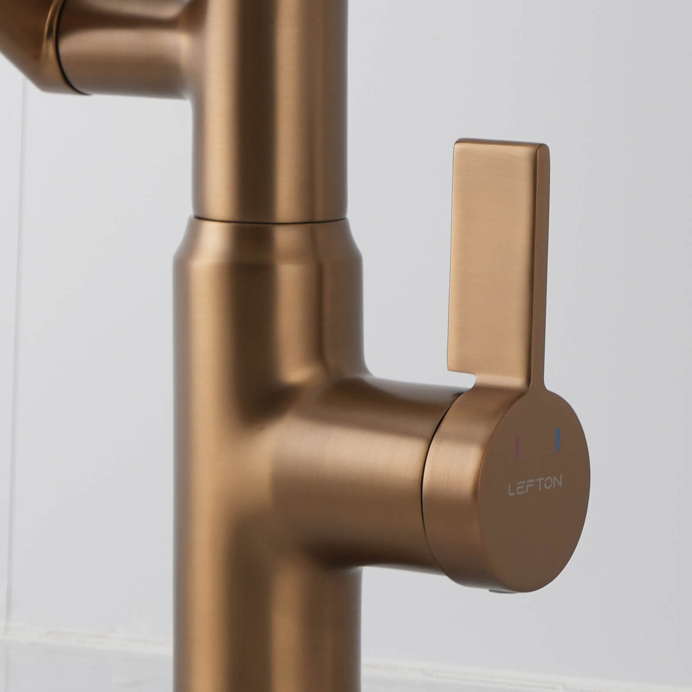 Recertified-Metora Single-Hole Rotatable Faucet with Temperature Display-BF2204-US