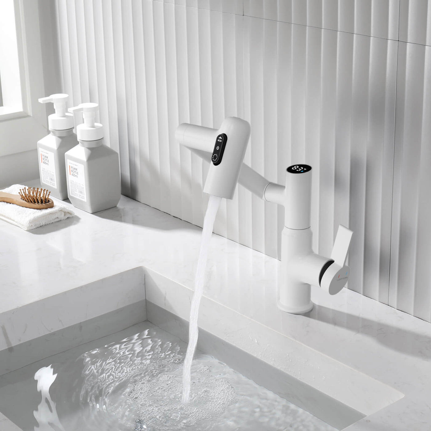 Recertified-Metora Single-Hole Rotatable Faucet with Temperature Display-BF2204-US