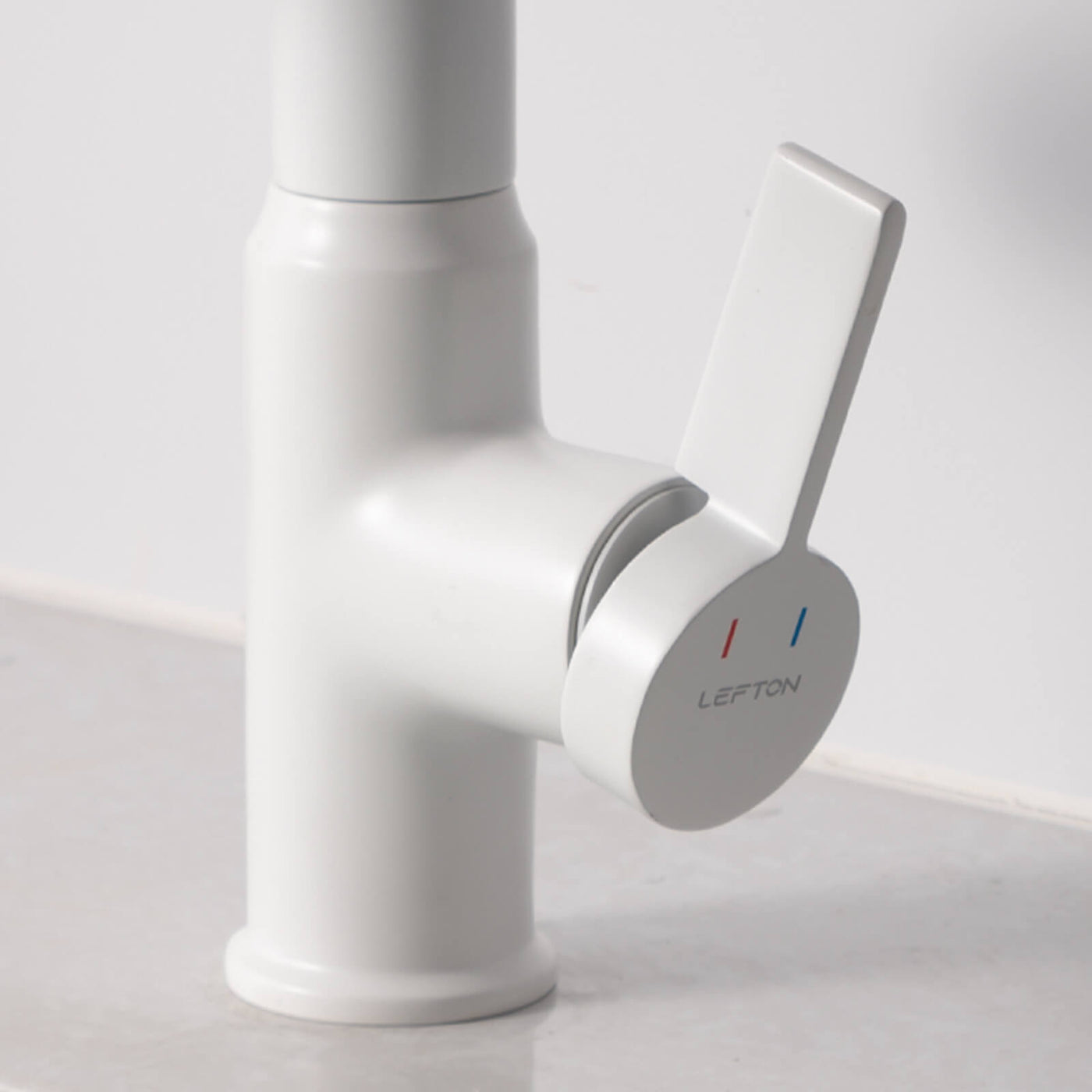 Recertified-Metora Single-Hole Rotatable Faucet with Temperature Display-BF2204-US