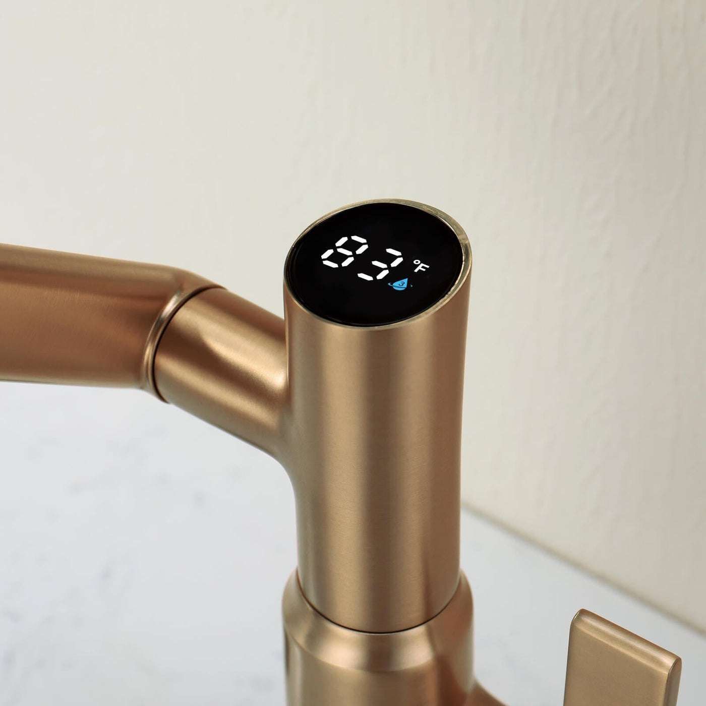 Recertified-Metora Single-Hole Rotatable Faucet with Temperature Display-BF2204-US