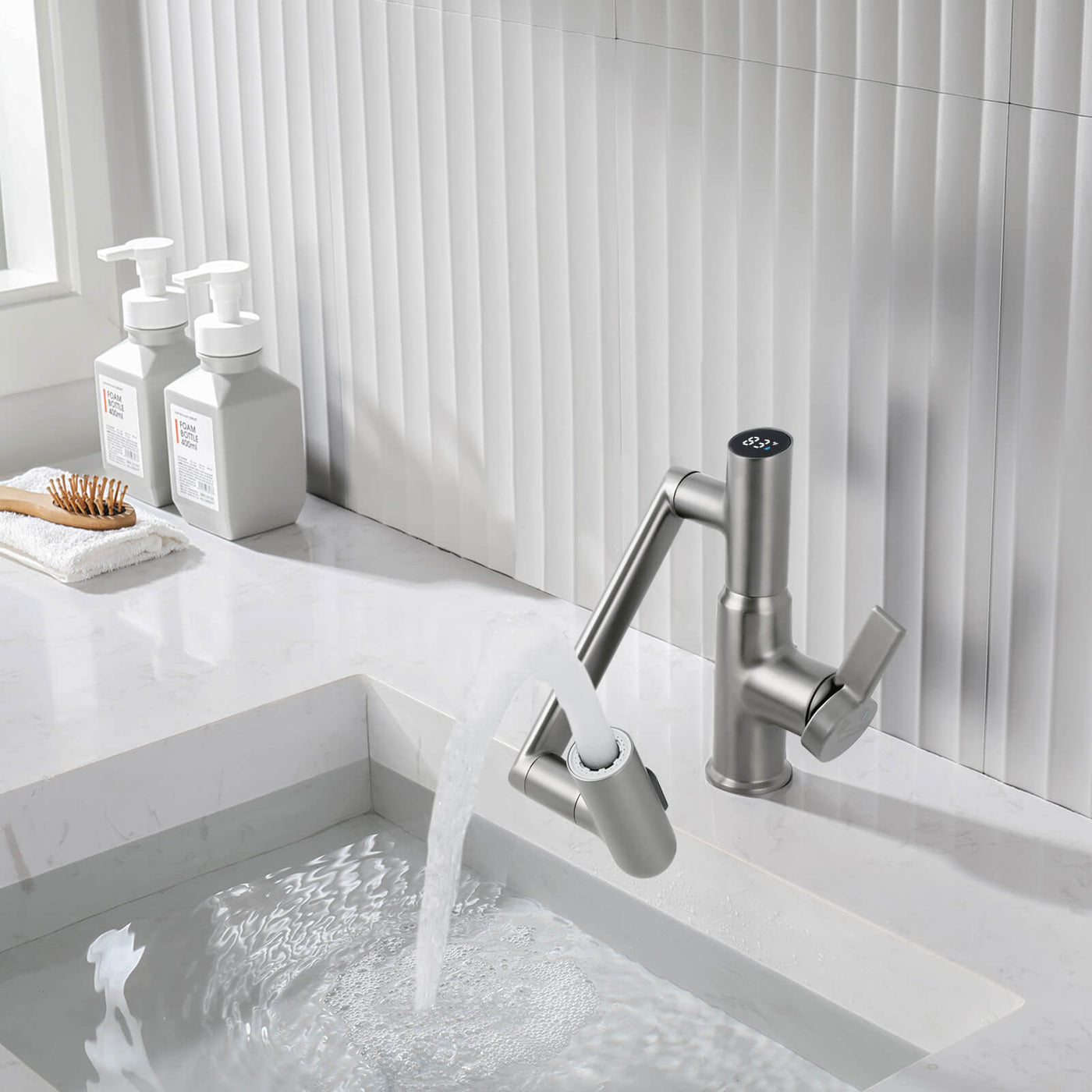Recertified-Metora Single-Hole Rotatable Faucet with Temperature Display-BF2204-US