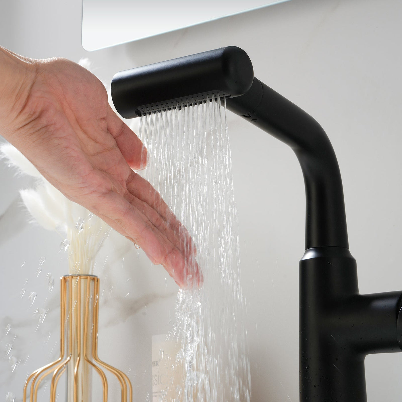 Metora Single-Hole Waterfall & Pull-Out Liftable Bathroom Faucet-BF2209