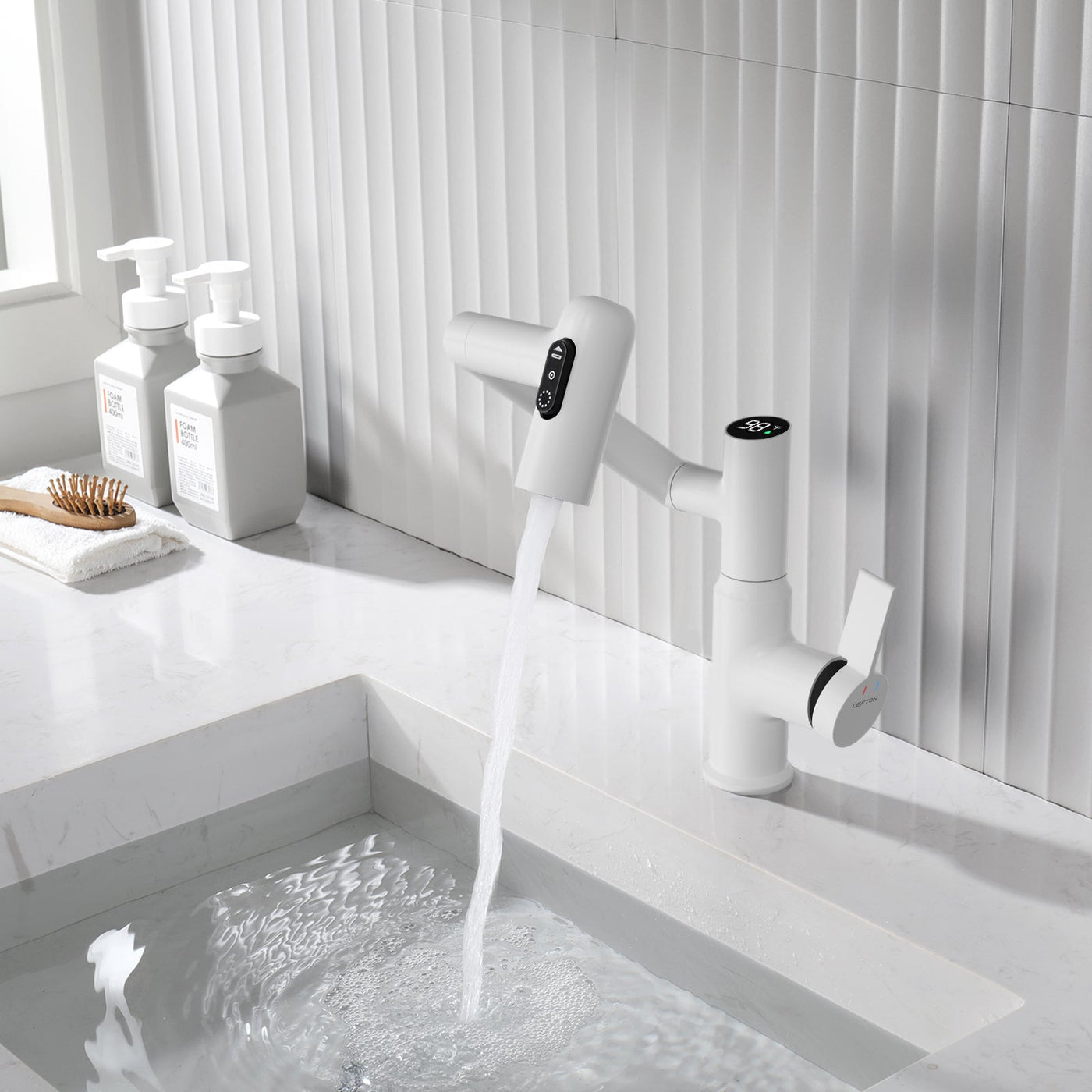 Metora Single-Hole Rotatable Faucet with Temperature Display-BF2204