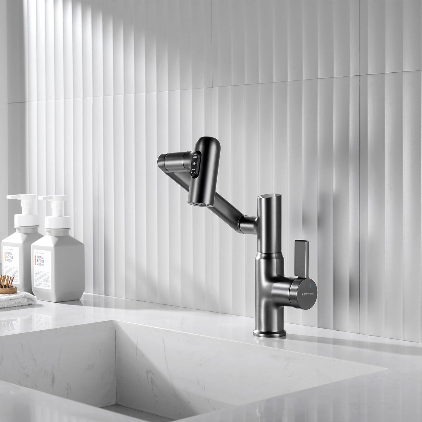 Metora Single-Hole Rotatable Faucet with Temperature Display-BF2204