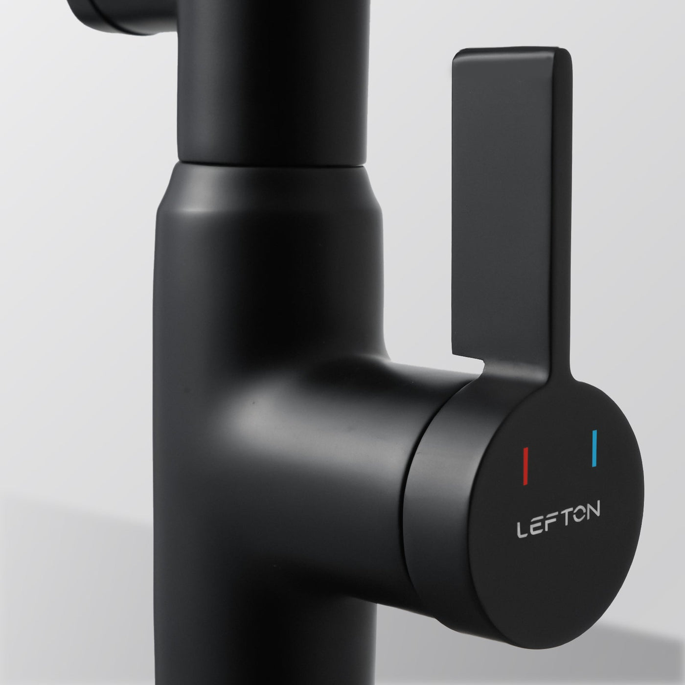 Metora Single-Hole Rotatable Faucet with Temperature Display-BF2204