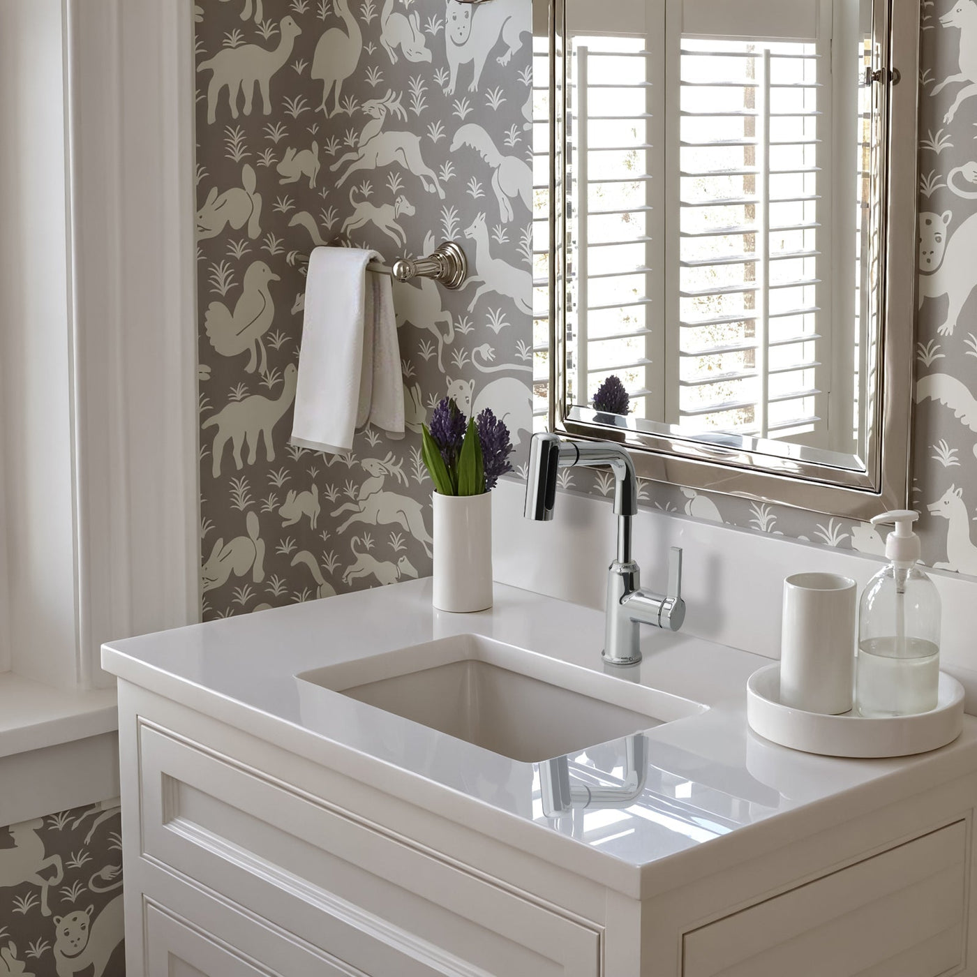 Metora Single-Hole Waterfall & Pull-Out Liftable Bathroom Faucet-BF2209