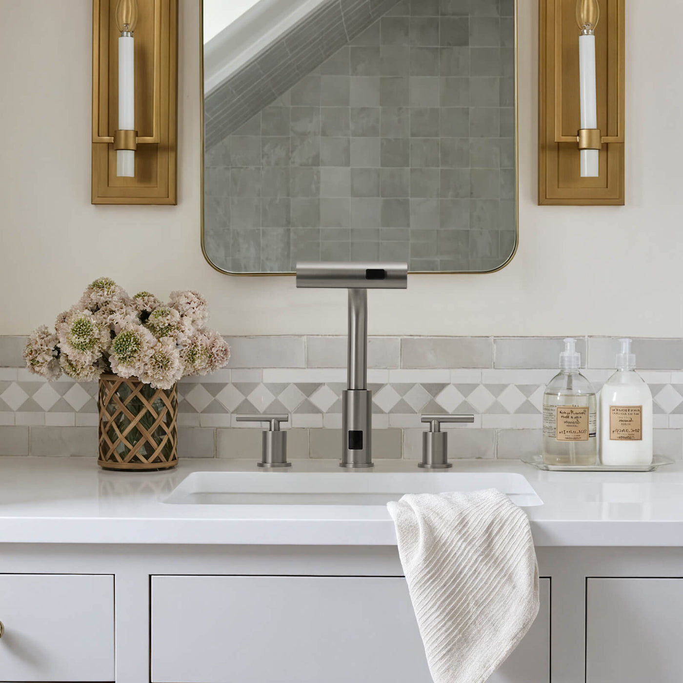 Metora Two-Handle Widespread Waterfall & Pull-Out Bathroom Faucet with Temperature Display-BFWS2401