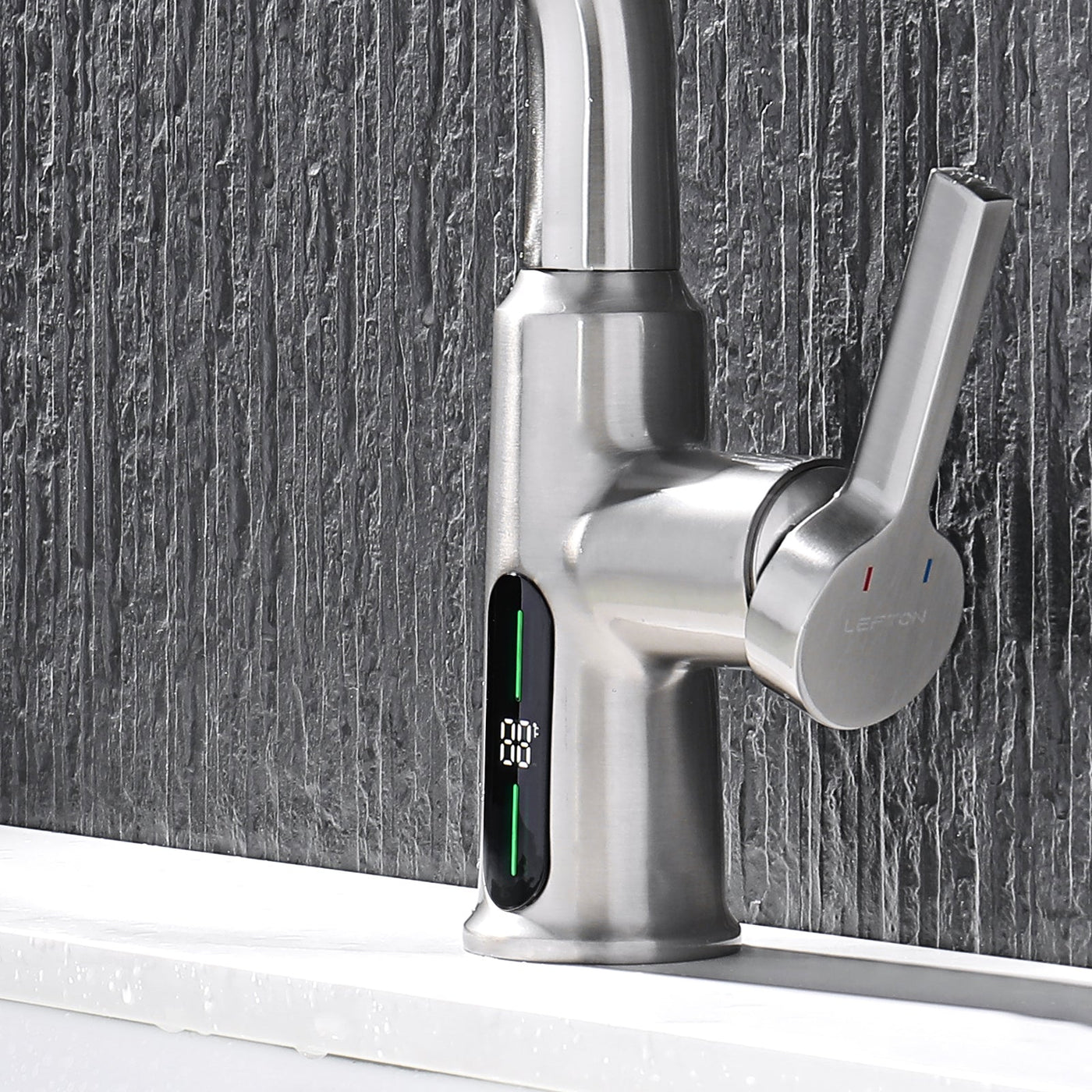Metora Single-Hole Liftable Pull-Out Bathroom Faucet With Temperature Display-BF2501