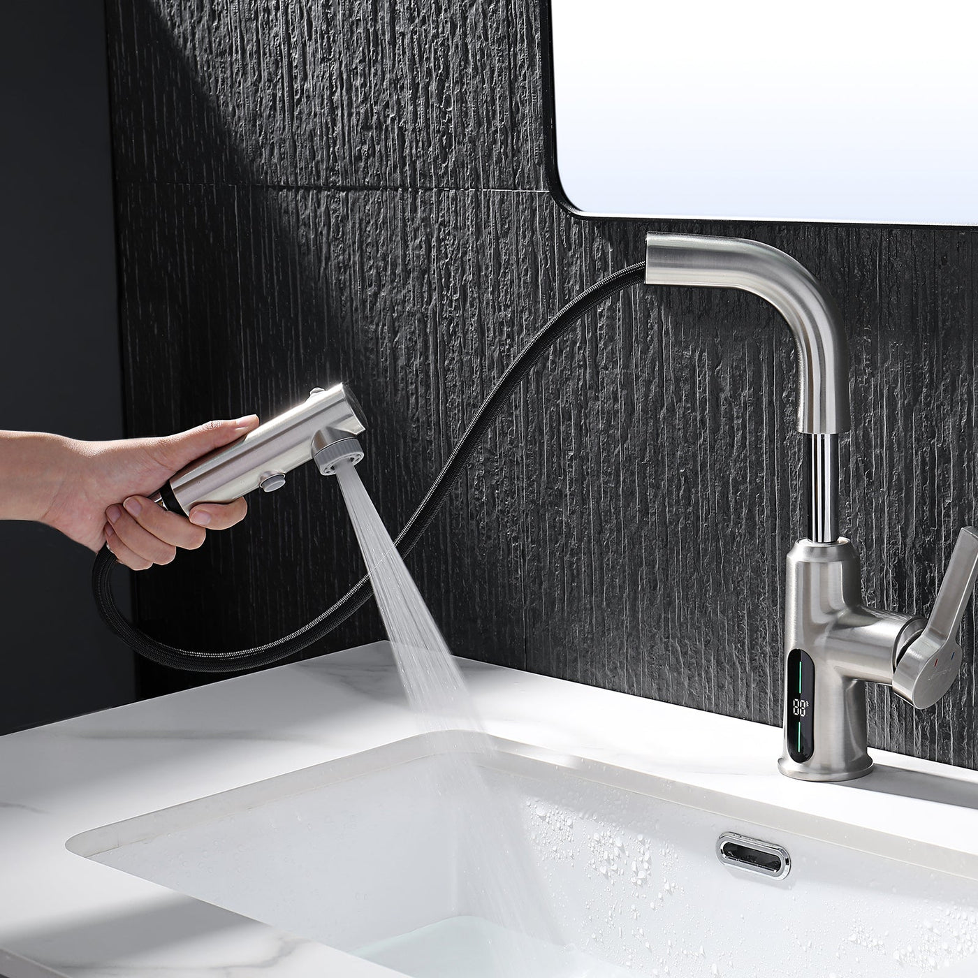 Metora Single-Hole Liftable Pull-Out Bathroom Faucet With Temperature Display-BF2501