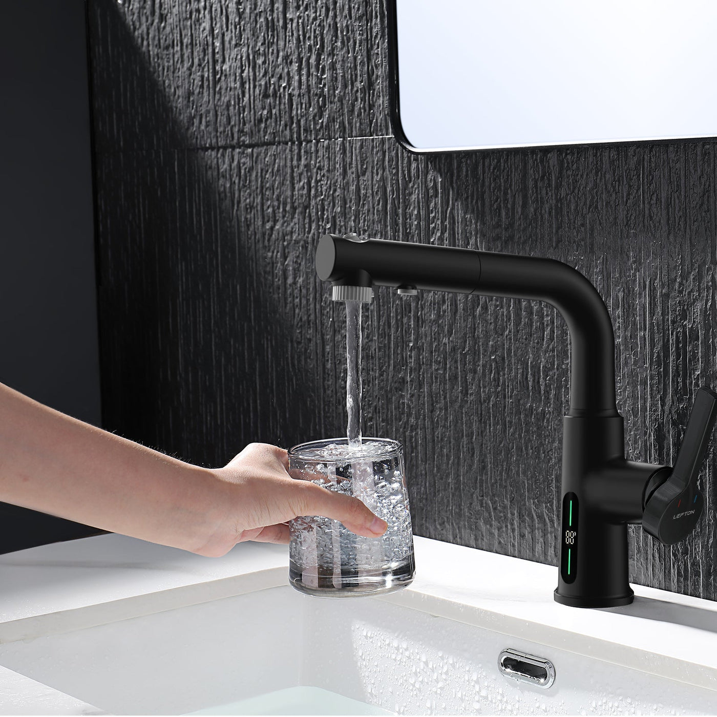 Metora Single-Hole Liftable Pull-Out Bathroom Faucet With Temperature Display-BF2501